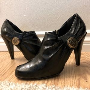 GUCCI Black Patent Leather Booties